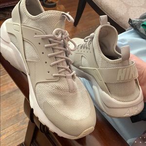 COPY - Nike huaraches size 12